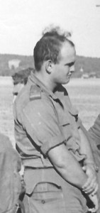 הלוחם אמנון בן ציון במהלך האימונים בצרפת, 1958.