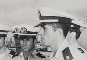 מפקדי הספינות יעקב גז מימין ואלי רגב משמאל