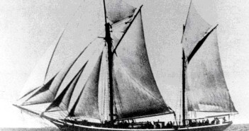 הספינה איל דה רוס לפני שהוסבה לספינת המעפילים ״עמירם שוחט״