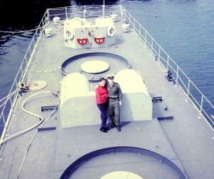 צבי קרני ורעייתו על סיפון הספינה בשרבורג 1968